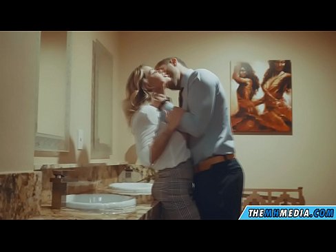 ❤️ เมื่อสาวผมบลอนด์ busty ยั่วยวนคุณในห้องน้ำสาธารณะ ❤❌ วิดีโอเซ็กส์ ที่ th.kiss-x-max.ru